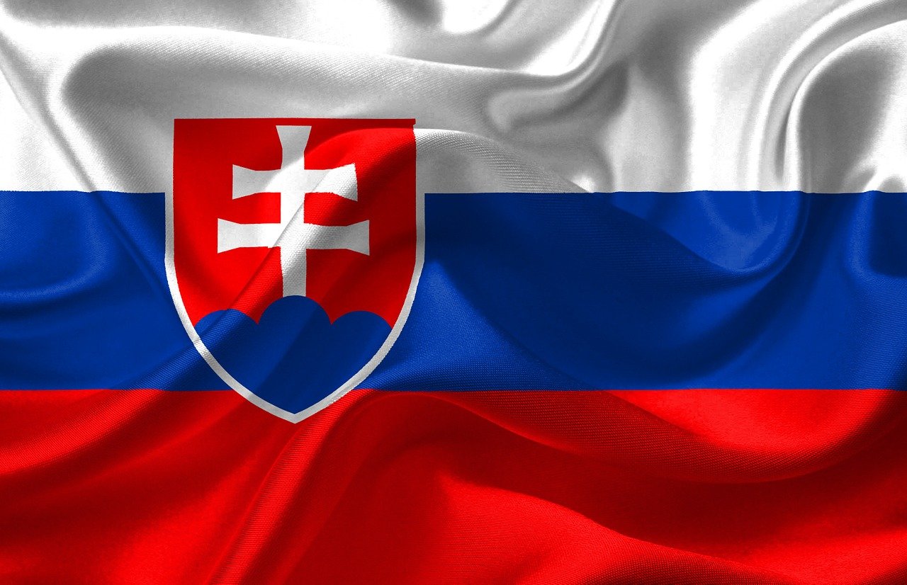 flag, slovakia, coat of arms-1488003.jpg